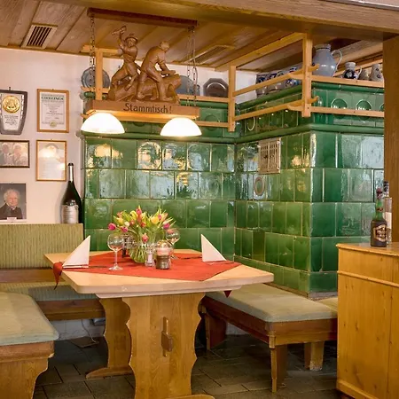 Zur Traube Schwarzwaldhotel & Restaurant Am Titisee 酒店