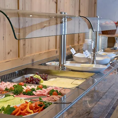 Zur Traube Schwarzwaldhotel & Restaurant Am Titisee 3* 圣玛尔根