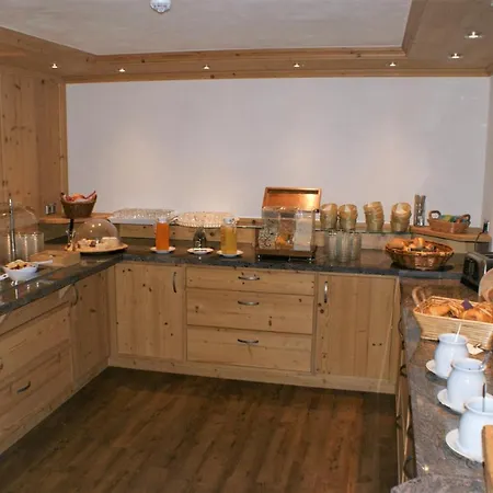 Zur Traube Schwarzwaldhotel & Restaurant Am Titisee